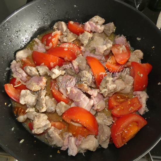 Sauté de porc aux oignons et aux tomates18