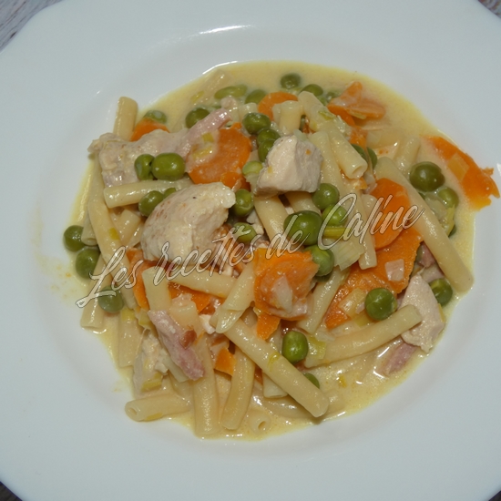 One pot pasta aux légumes, poulet, bacon et sauce moutarde18